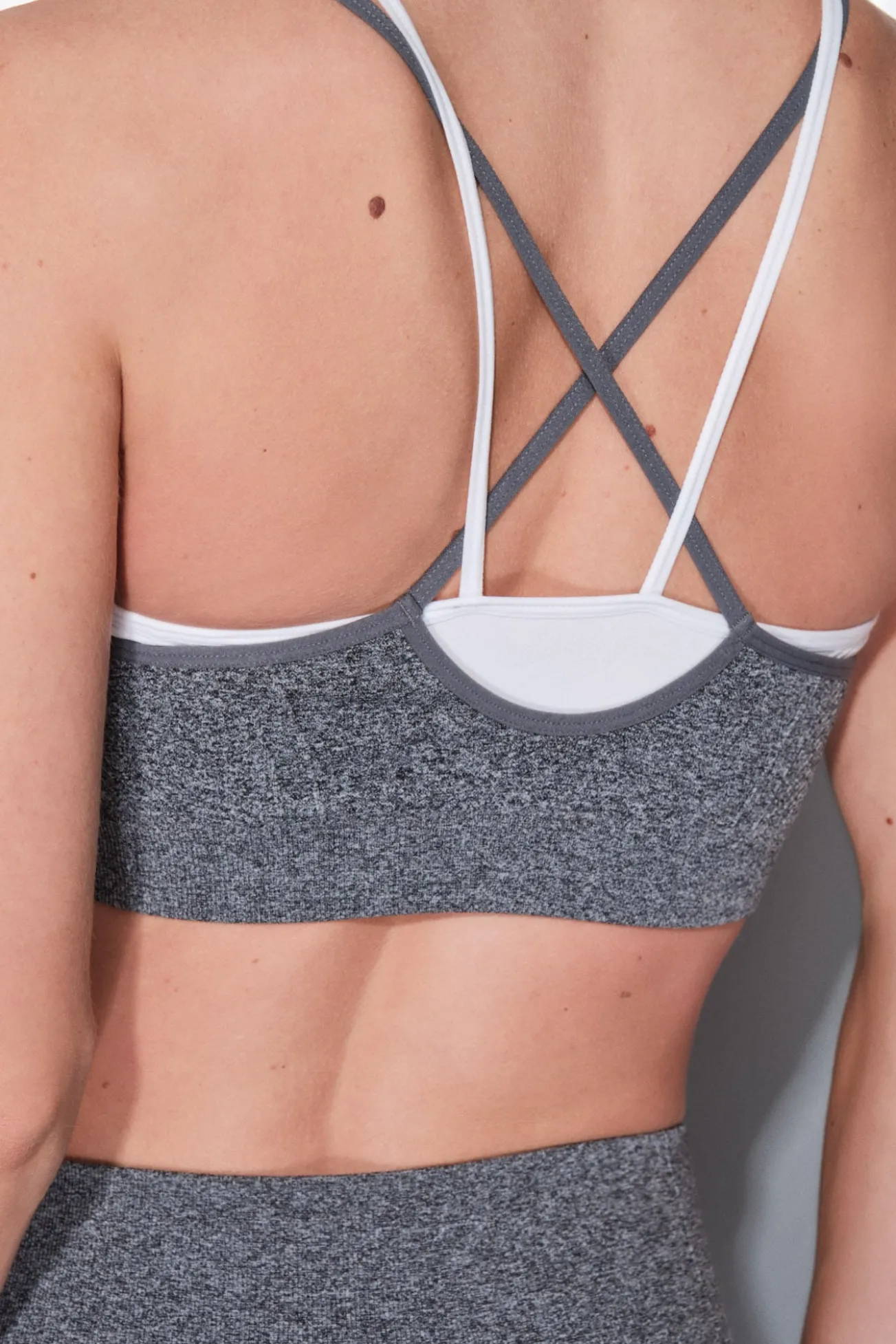 Sujetador deportivo SEAMLESS COMFORT gris