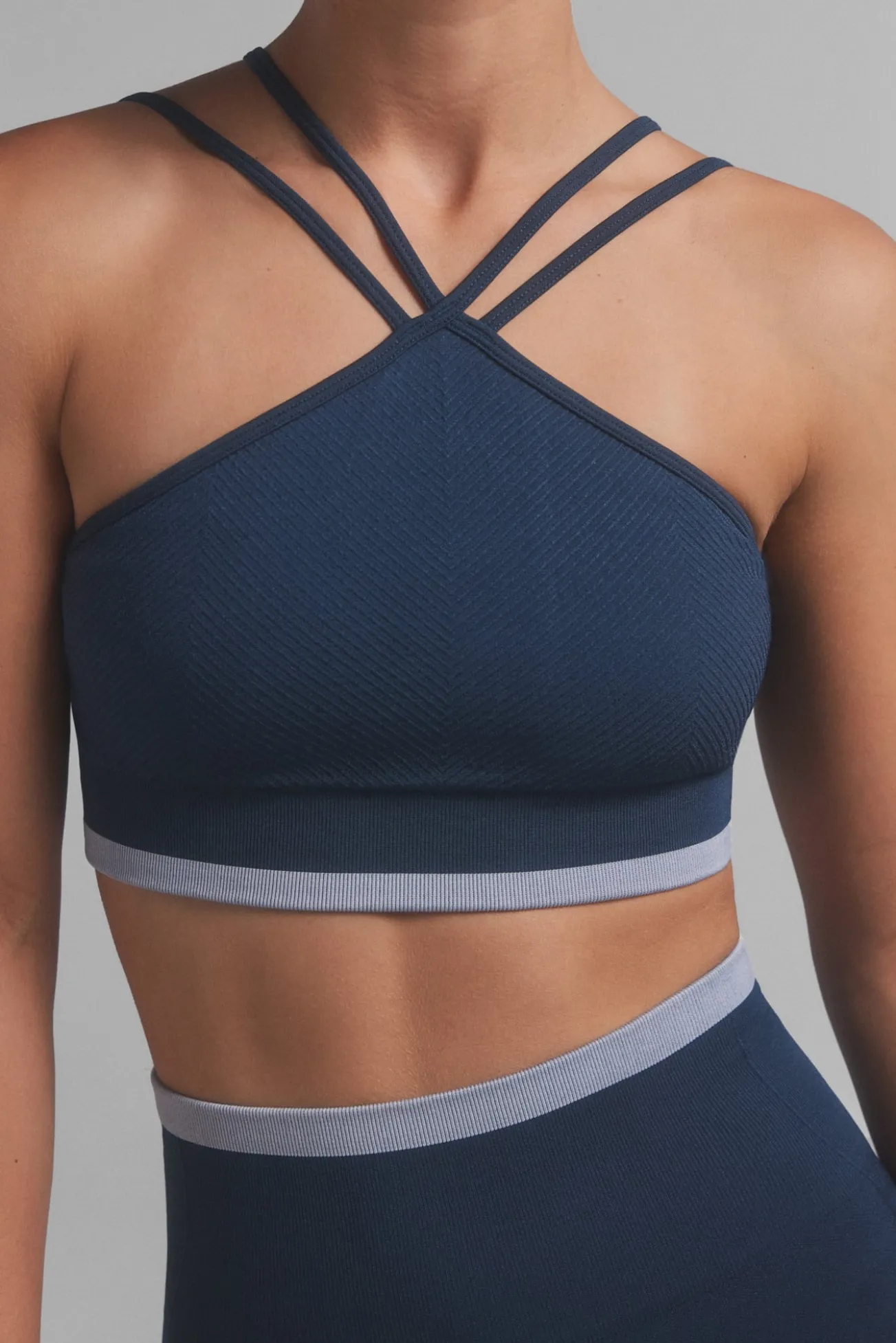 Sujetador deportivo SEAMLESS COMFORT azul. Special colab @ffitcoco
