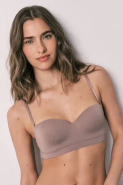 Sujetador strapless sin costuras marrón