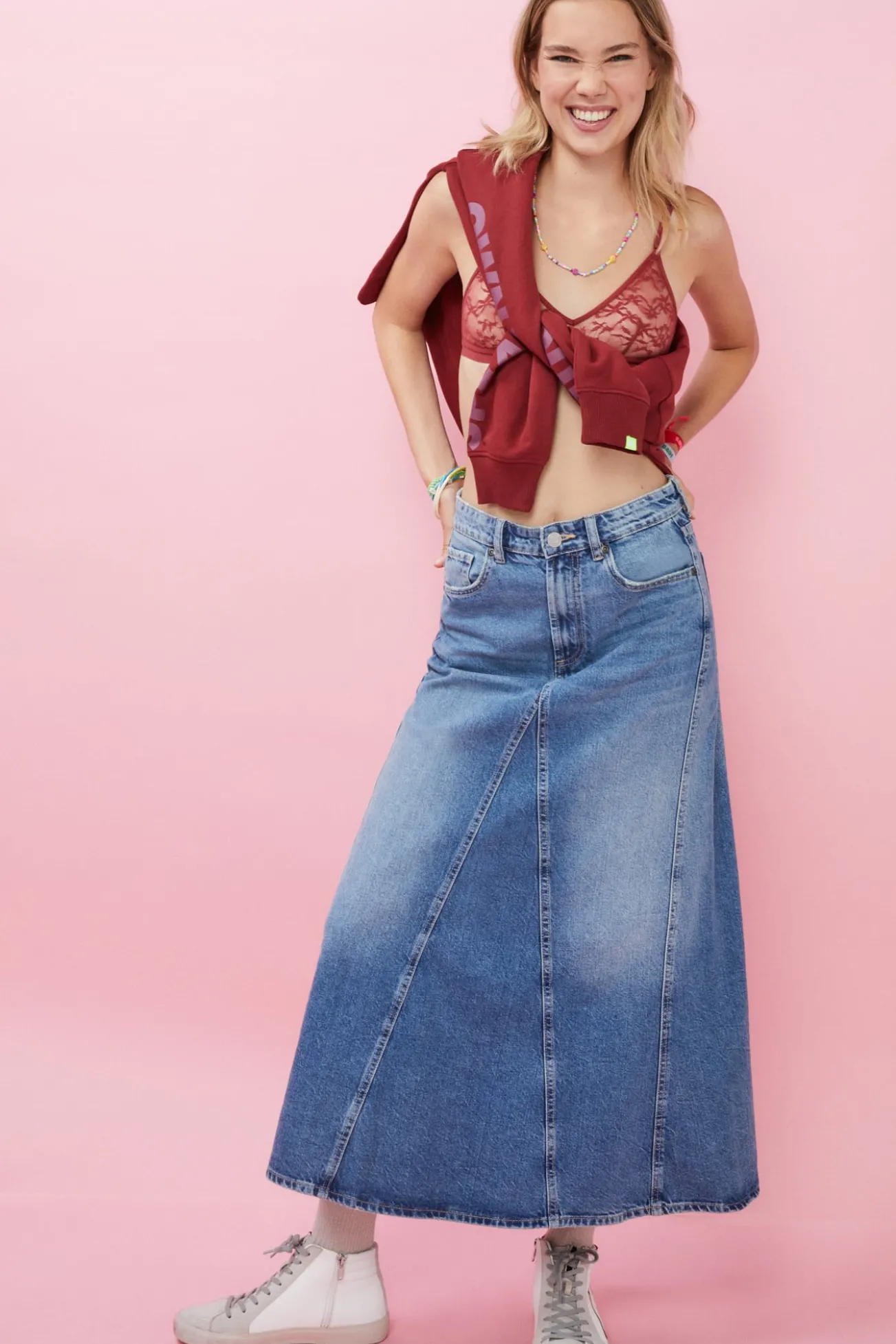 Sujetador top triangular encaje rojo oscuro