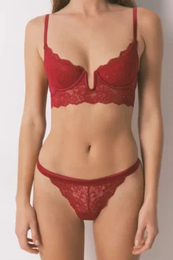 Tanga tira encaje rojo brillo