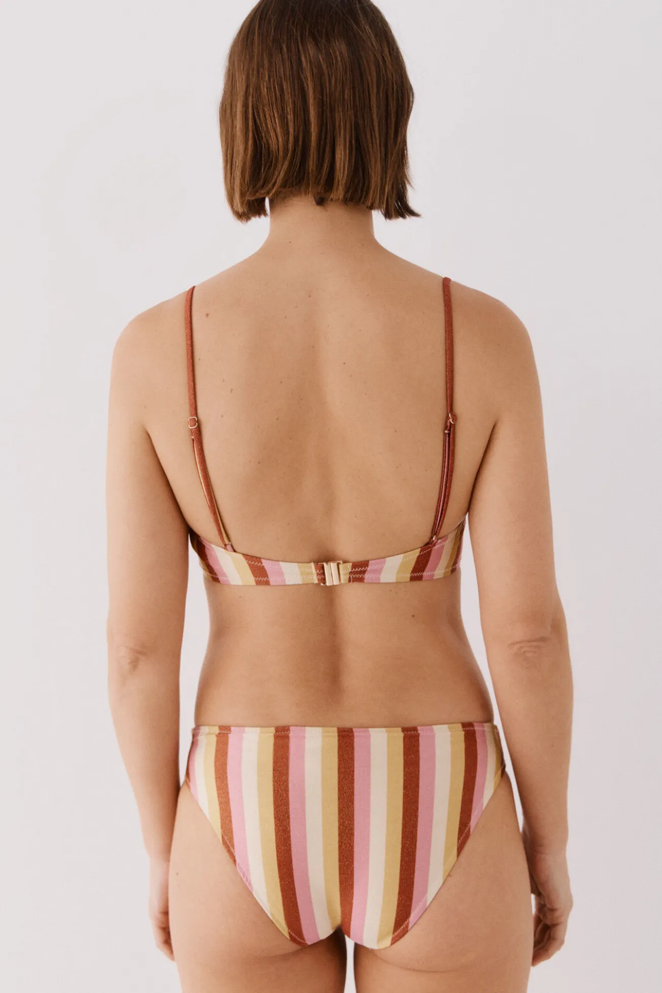 Top bikini rayas nudo