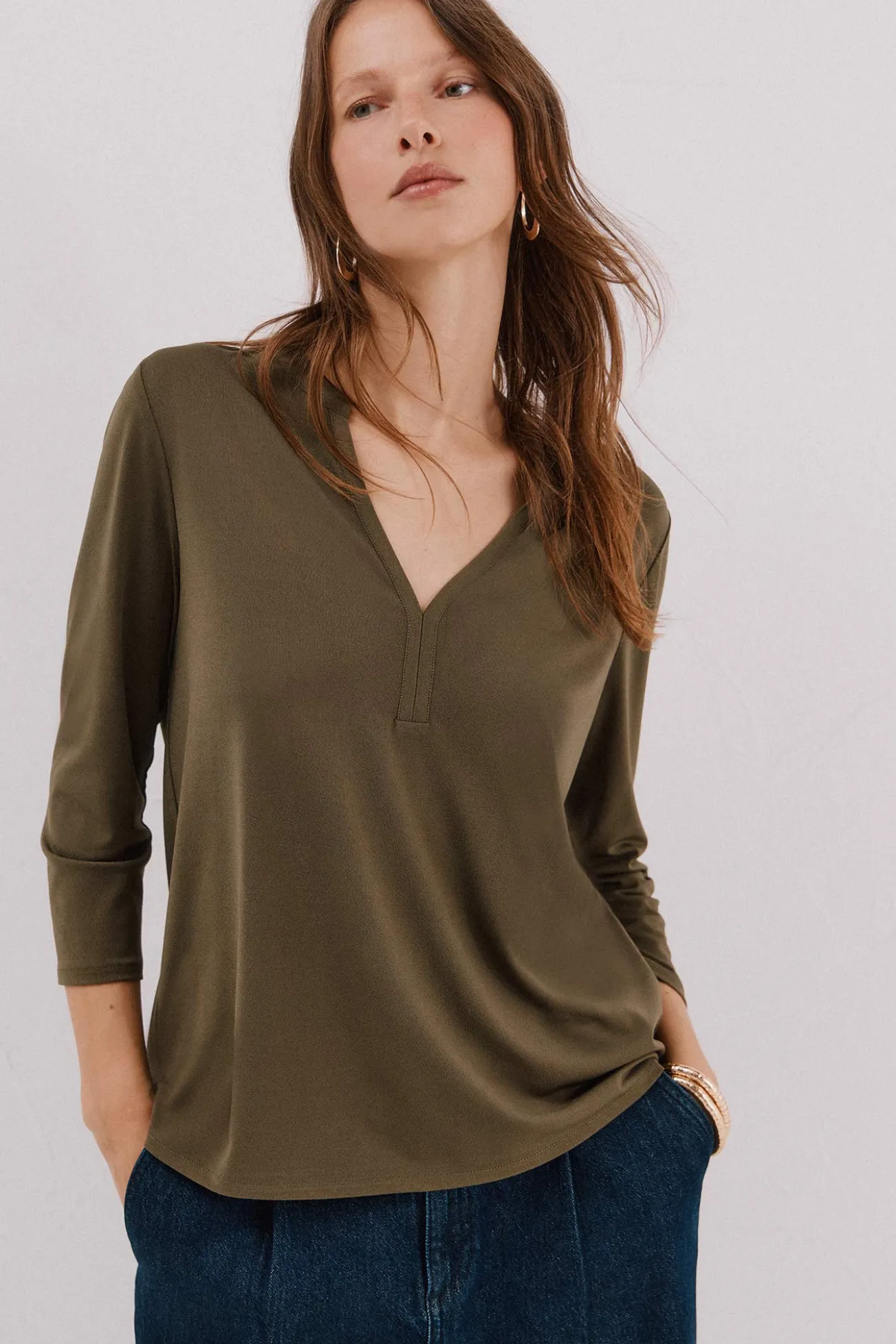 Top básico cuello mao