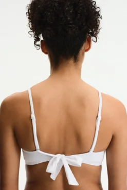 Top de bikini bandeau efecto cruzado