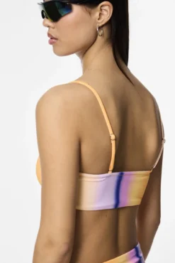 Top de bikini bandeau estamapado