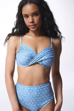 Top de bikini con aro azul