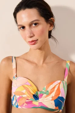 Top de bikini con estampado de flores
