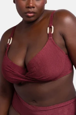 Top de bikini rojo