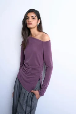 Top de cuello redondo y manga larga