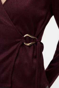 Top de punto detalle hebilla