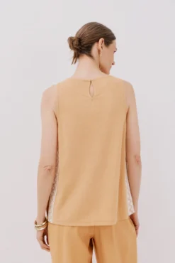 Top detalle puntilla crochet lateral