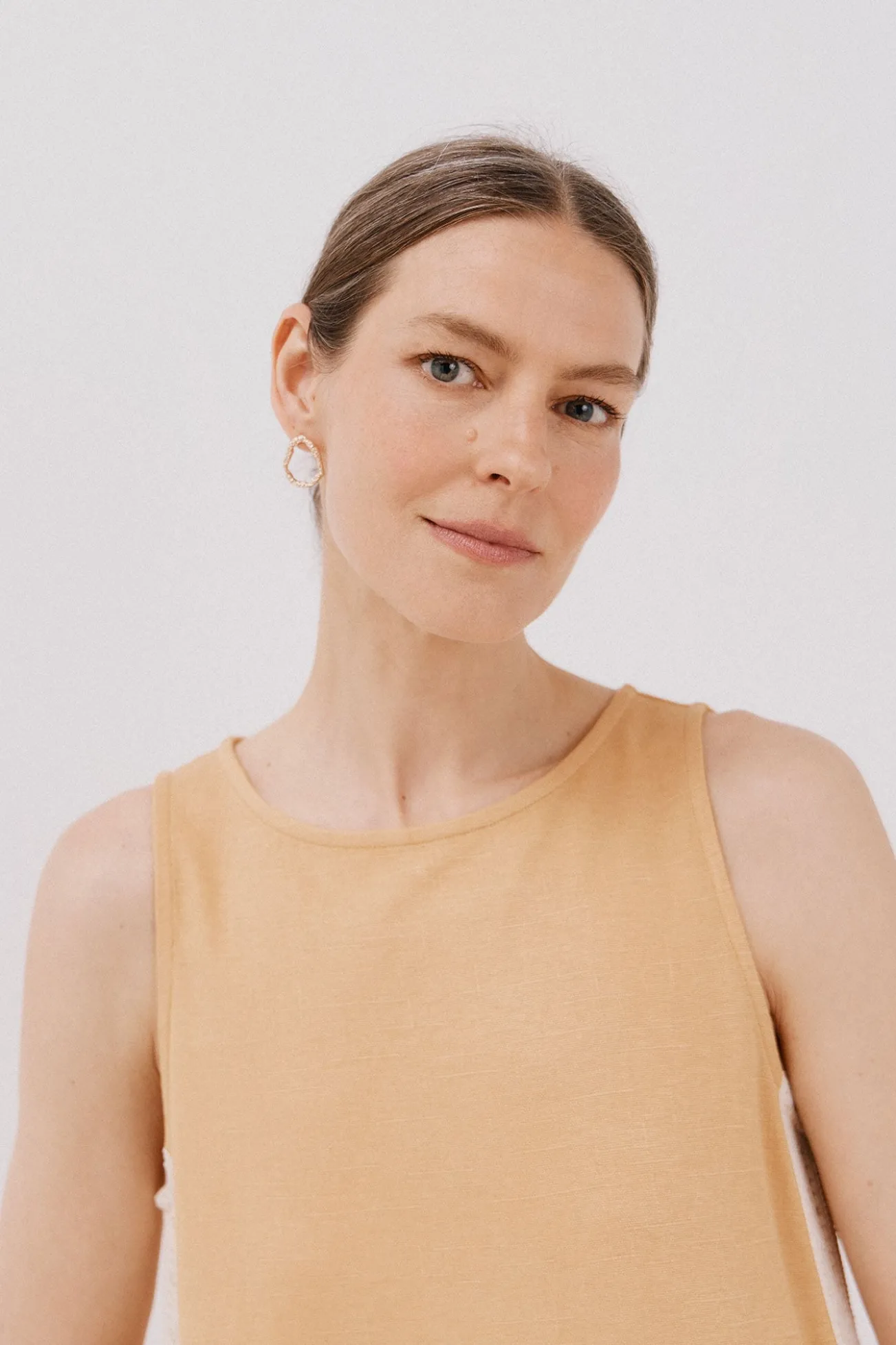 Top detalle puntilla crochet lateral