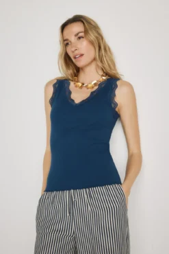 Top escote pico