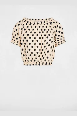 Top fluido con cuello bardot