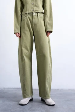 Vaqueros barrel fit