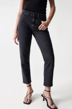 Vaqueros true cropped slim negro