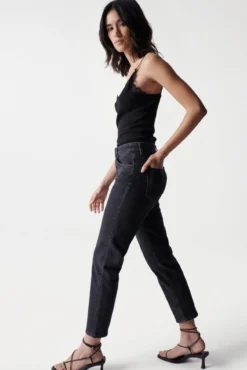 Vaqueros true cropped slim negro