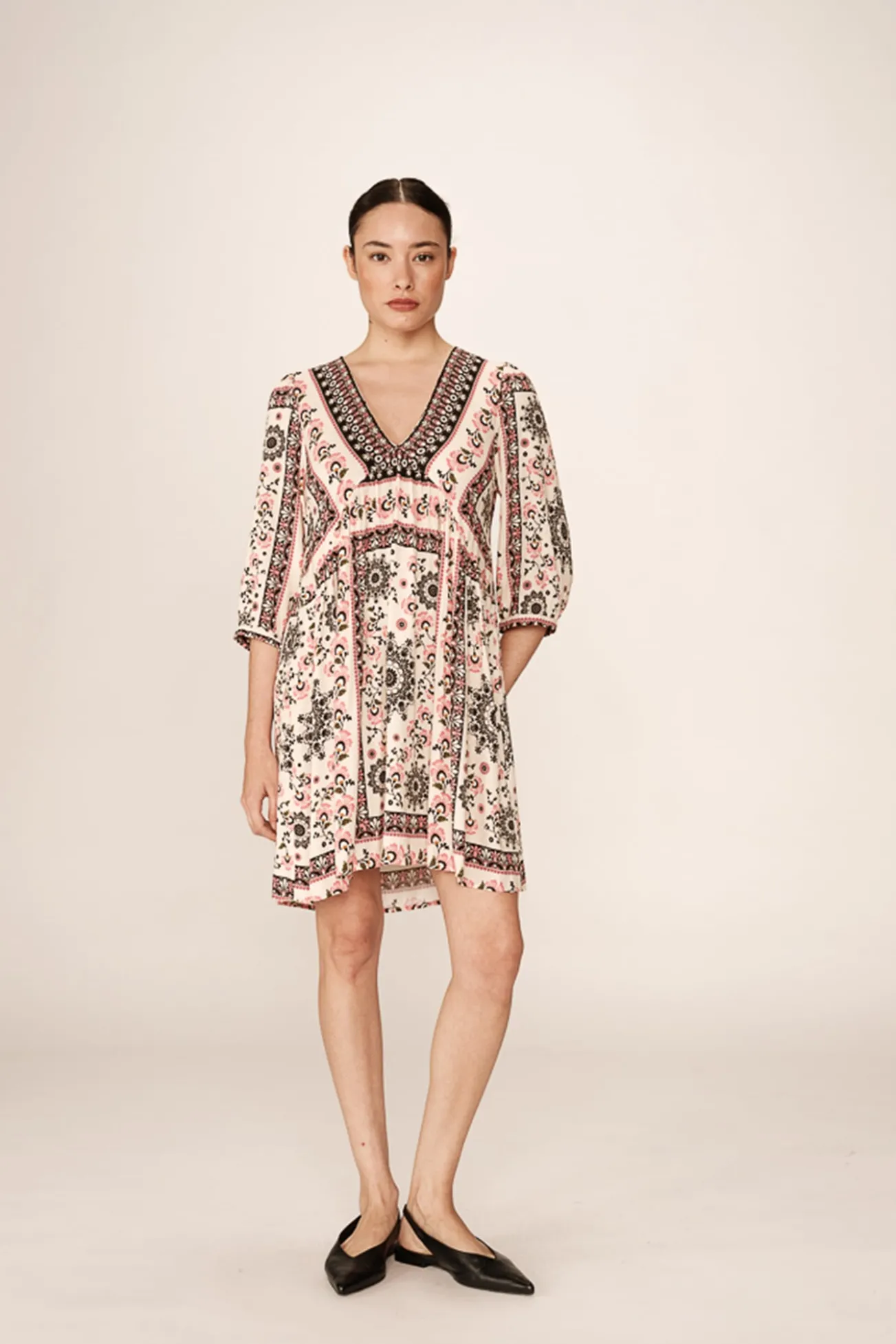 Vestido babydoll con estampado bohemio