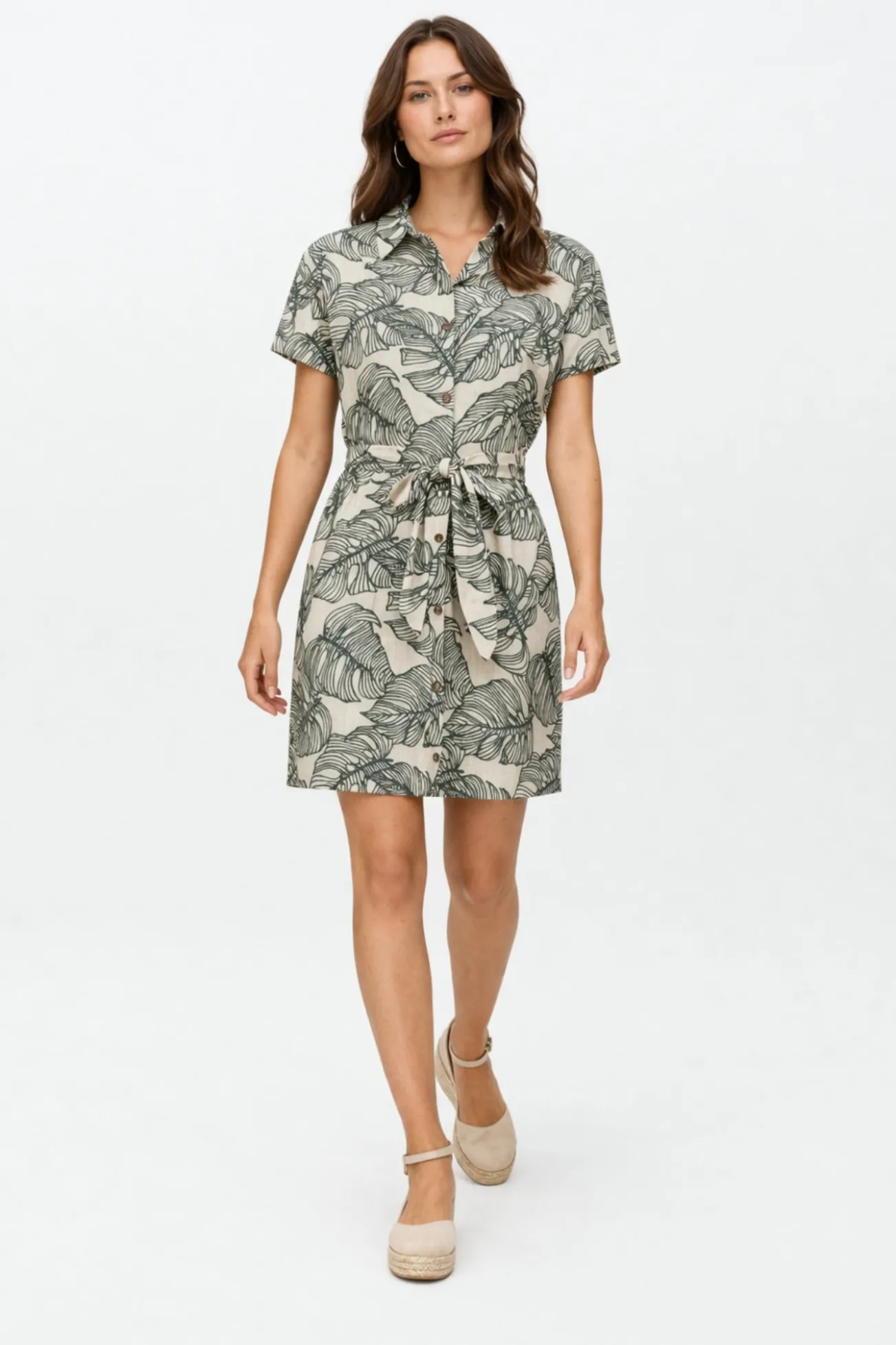 Vestido camisero corto con bordados