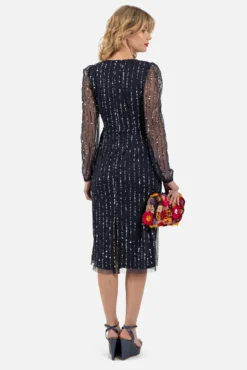 Vestido con escote cruzado