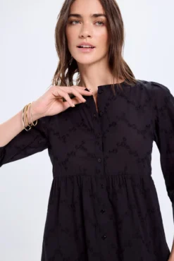 Vestido corto bordado