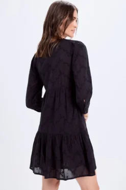 Vestido corto bordado