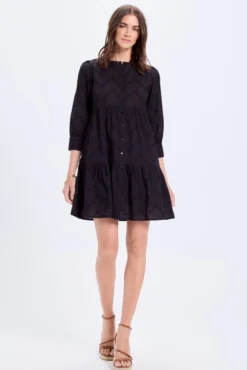 Vestido corto bordado