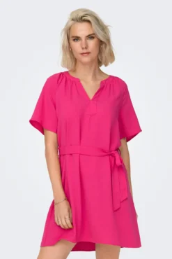 Vestido corto cinturón