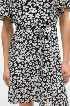 Vestido corto con botones
