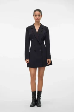 Vestido corto con botones