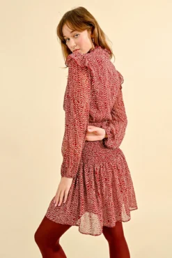 Vestido corto con estampado y volantes
