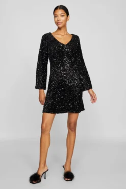 Vestido corto con lentejuelas