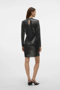 Vestido corto con manga larga
