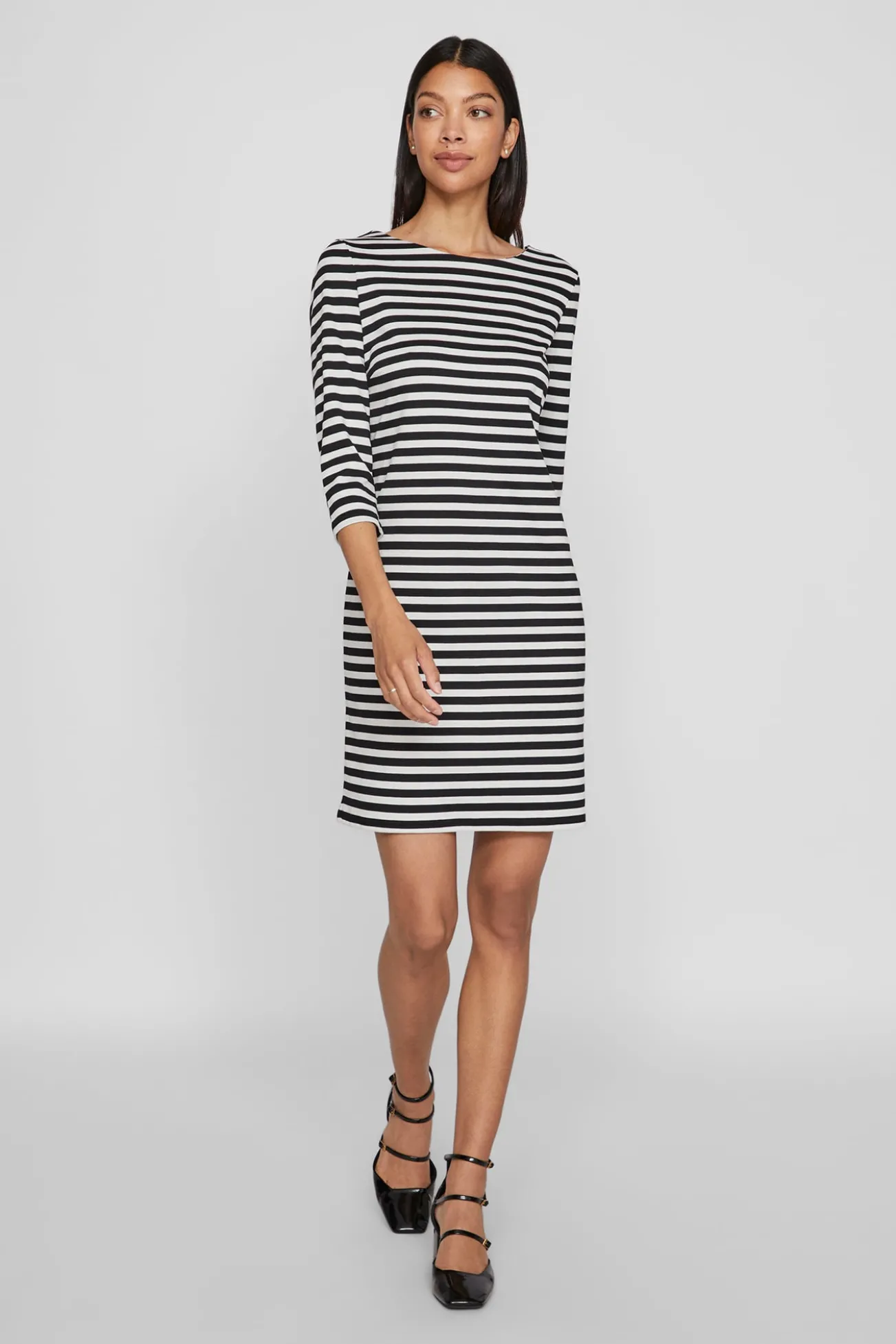 Vestido corto con rayas
