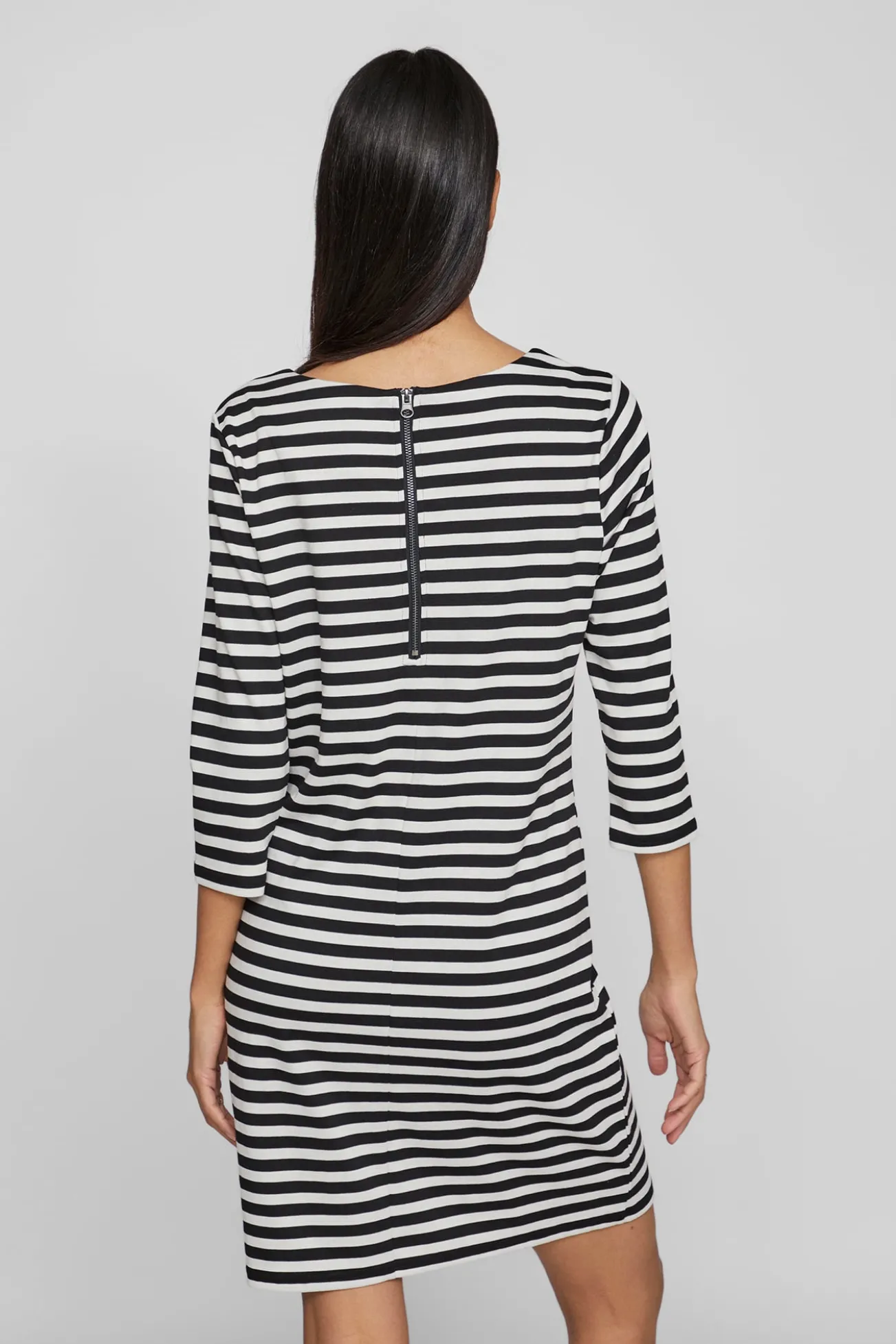 Vestido corto con rayas