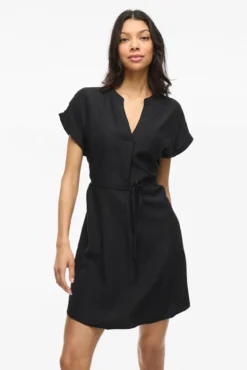 Vestido corto cuello mao con viscosa