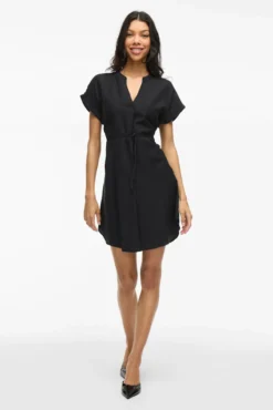 Vestido corto cuello mao con viscosa