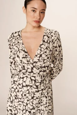 Vestido corto de corte recto