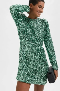 Vestido corto de fiesta con lentejuelas