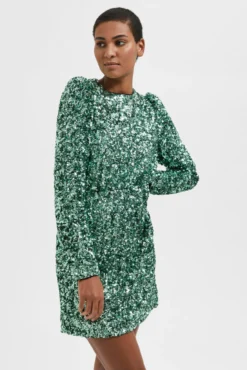 Vestido corto de fiesta con lentejuelas