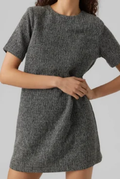Vestido corto de manga corta
