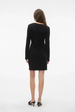 Vestido corto de manga larga