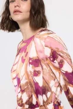 Vestido corto de manga larga