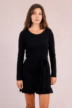 Vestido corto de manga larga con lazada