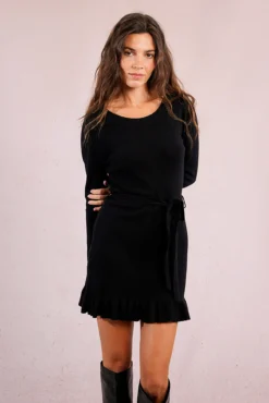 Vestido corto de manga larga con lazada