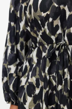Vestido corto de manga larga Curve