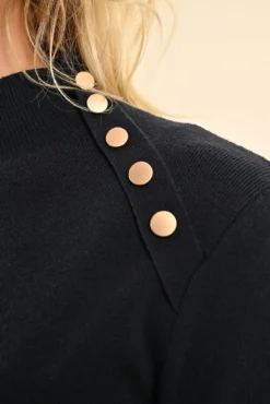 Vestido corto de manga larga detalle botones