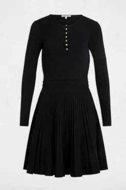 Vestido corto entallado