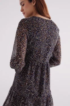 Vestido corto estampado goma escote