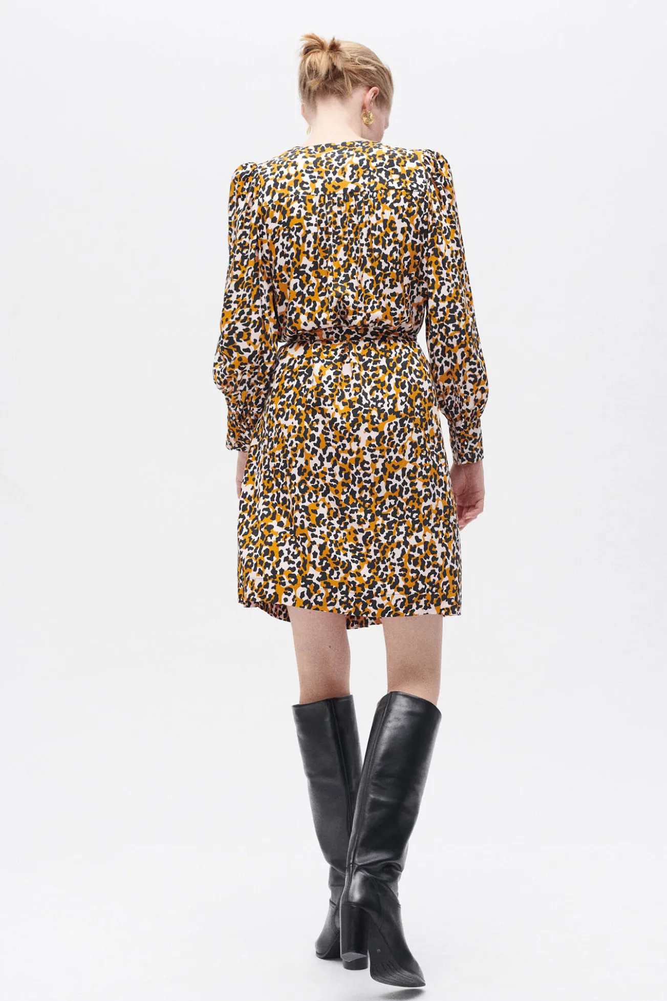 Vestido corto estampado leopardo